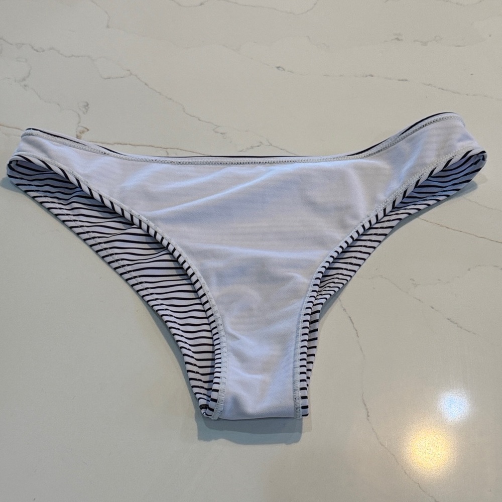 Striped Ruffle Bikini Set - Black & White - Picture 6 of 7